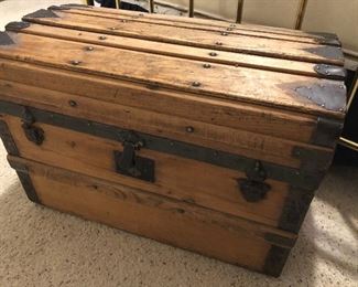 Small curved top pine trunk