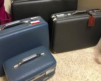 American Tourister Vintage luggage...great condition