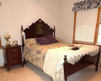Antique Mahogany Bedroom Suite