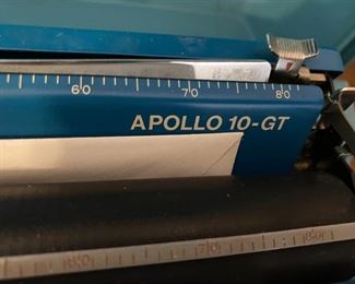 ROYAL “APOLLO 10-GT” Typewriter,