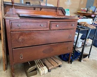 Dresser w/Mirror