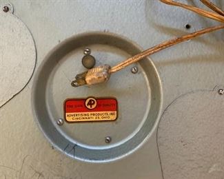 18a. Purina chows Double Bubble Clock AP 16 dia