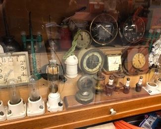 ASSORTED ELECTRIC LIGHT BULBS