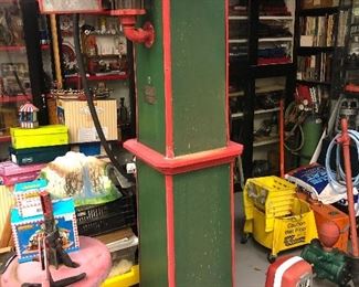 Benette clock face gas pump