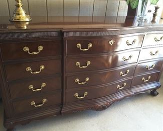 Beautiful Dresser by Drexel Heritage in excellent condition