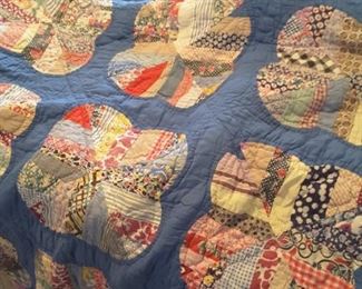 Beautiful, hand-stitched quilt in great condition!
