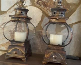 Lots of pretty accessories