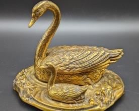 Vintage Brass Swan Nesting Ashtrays. The base measures 6” x 7” and 6” high and has light wear. 