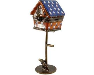 Lot 030-6
Peint Main Limoges France L.D. Birdhouse Trinket Box