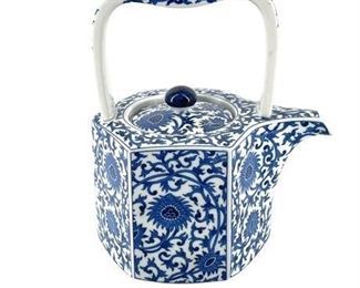 Lot 065
Takahashi Japan Hand Painted Hexagon Tea Pot
