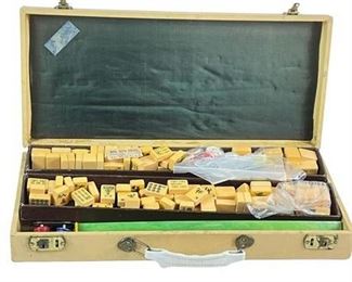 Lot 304
Royal Depth Vintage Mah Jong Catalin Set