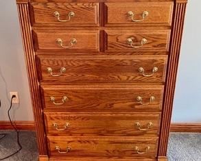 Very Nice Bedroom Chest of Drawers- measures 39x19x53 inches and is in very good condition