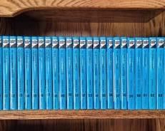 29 hardcover Hardy Boys books with jackets in great condition - volumes 38-66
