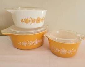 Vintage Pyrex Butterfly Gold Casserole Set