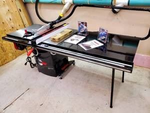 SawStop 10' Professional Cabinet Saw Model PCS31230