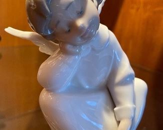 Lladro figurine "Angel Dreaming"