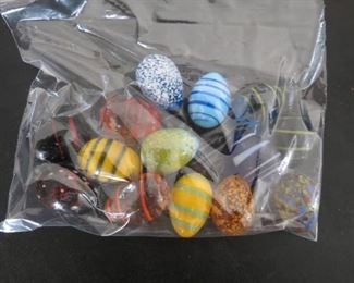 DECORATIVE GLASS EGGS.