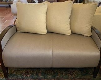 Bariatric Bench Leather , Pillows