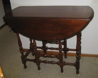 Gate leg table, nice size