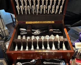 ‼️ATTENTION‼️ This home is equipped with a monitored alarm system and surveillance equipment. Any and all(if present) higher end items, jewelry and precious metals are removed nightly.. thank you!