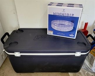 Coleman cooler. Minnidip pool