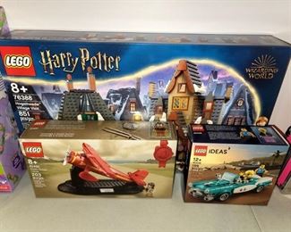 LEGO Harry Potter: Hogsmeade Village Visit, Legos Amelia Earhart Tribute, Legos vintage convertible car set