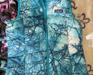 Patagonia down vest Moon Tree Blue (girls')