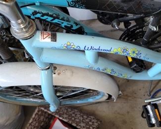 Girls' Schwinn Windwood bike