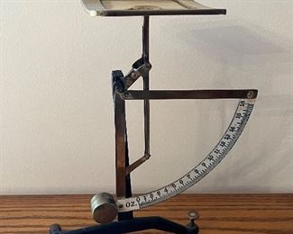 Item 21:  English c. 1865 bilateral letter scale - 6.5" x 10.25": $95