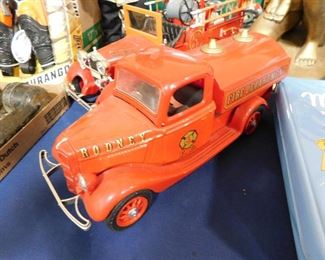 Jim Bean fire truck decanter