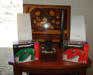 The green Nintendo controller is in there the red is for the box