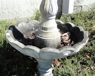 Birdbath (resin) 