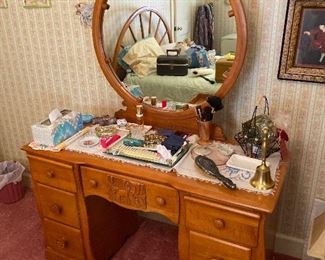 Dresser with round mirror - has stool to match 