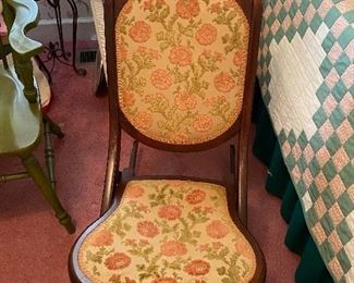Vintage chair - folds
