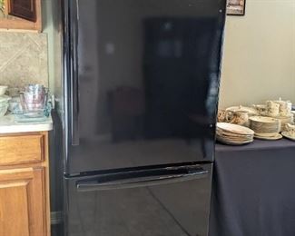 Whirlpool Refrigerator Model GB2FHDXWB04