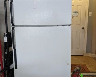 Kenmore Refrigerator Model 363.9701410