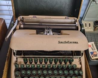 Smith-Corona Clipper Typwritter