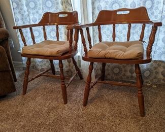 Table (4' Round) with two 11.25 Leaves and 6 Chairs