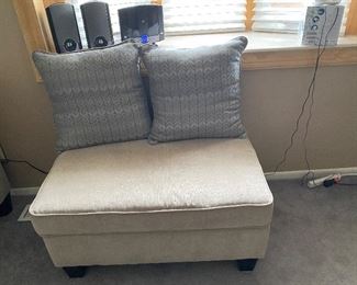 Lloyds Of Chatham Ottoman