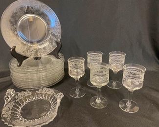 J027 Etched Glass Plates And Port Glasses