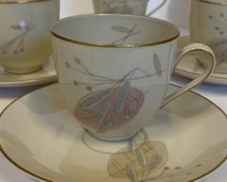 J039 Hutschenreuther Selb LHS Bavaria Demitasse Cups and Plates