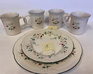 J061 Pfaltzgraff Winterberry