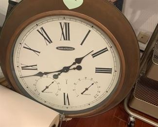 33 Round wall clock