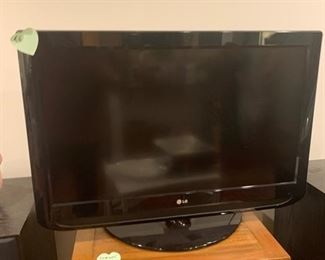 36 Flat Screen TV