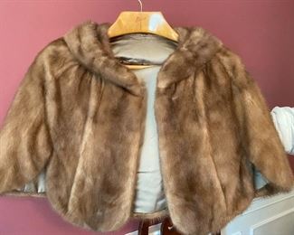 Ladies 1950’s Mink Shawl 