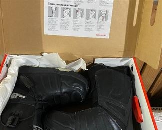 Ski boots new