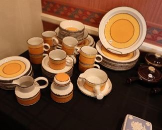 Stonehenge Midwinter Sun mid-century modern dishes