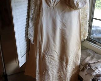 Vintage Women's Clothing