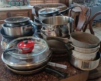 Assorted pots and pans lot