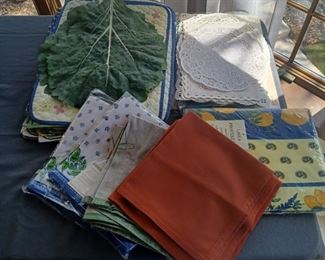 Dining Linens Lot